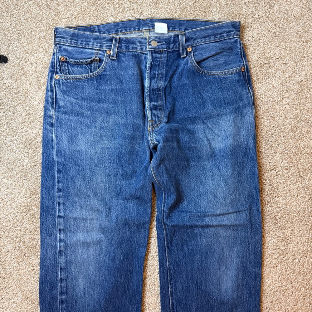 Levi's 501 Jeans Mens 36x30 Blue Vintage Original Fit Straight Leg Denim - Picture 2 of 12
